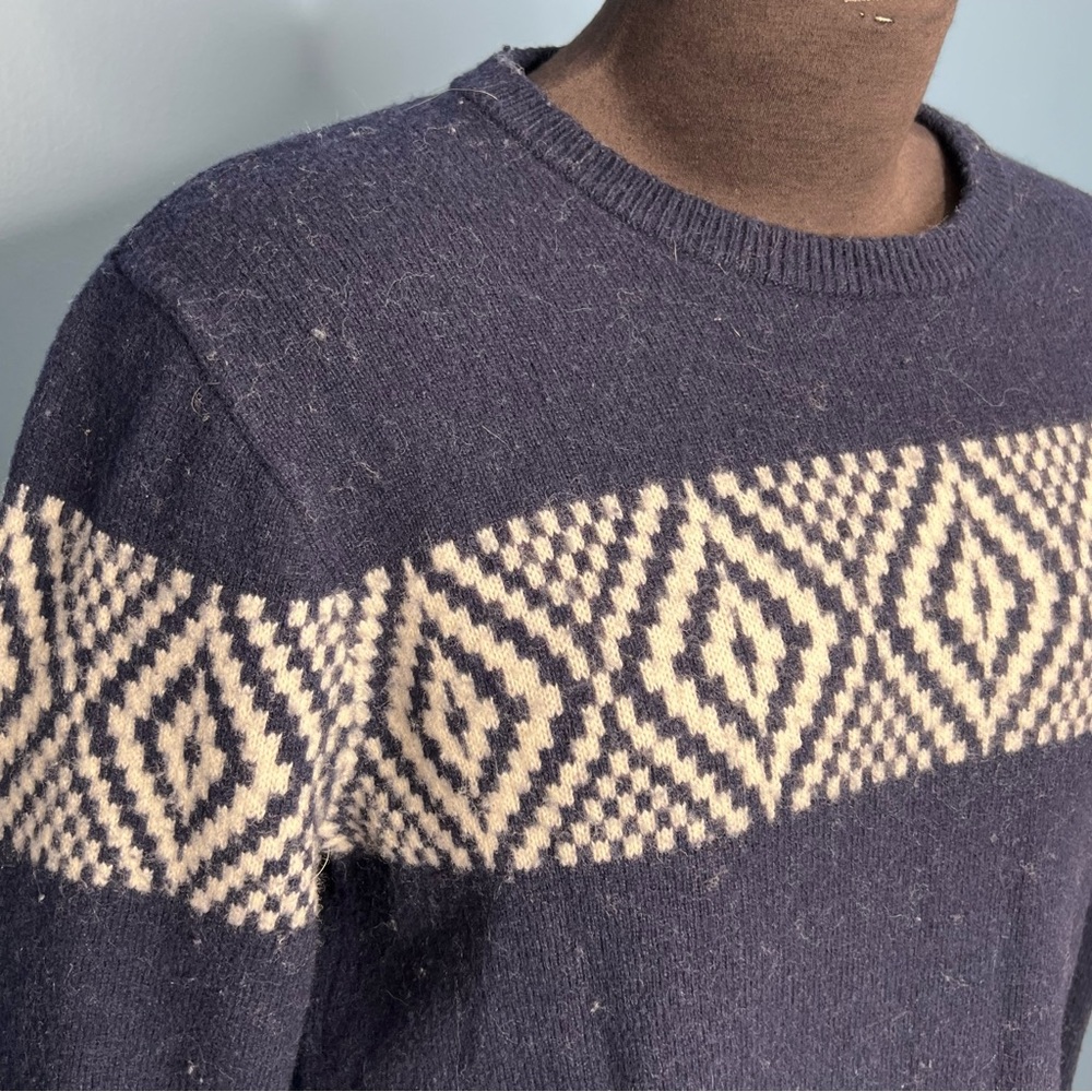 Men’s J Crew Always Intarsia Wool Fisherman Crew Neck Sweater Large Navy - Picture 6 of 10